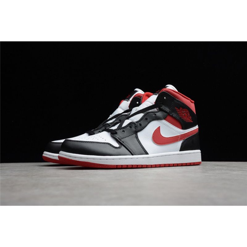 Férfi/női Jordan 1 Retro Középfekete Tornatermi Piros Kosárlabdacipő