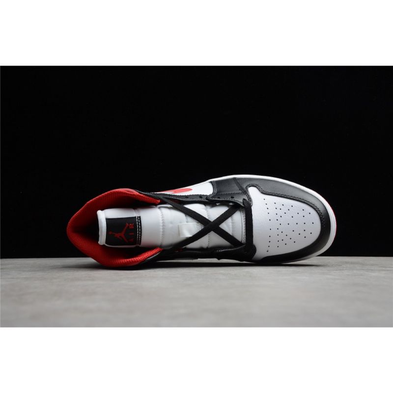 Férfi/női Jordan 1 Retro Középfekete Tornatermi Piros Kosárlabdacipő