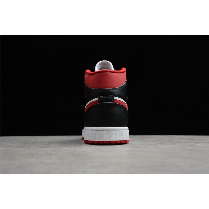 Férfi/női Jordan 1 Retro Középfekete Tornatermi Piros Kosárlabdacipő