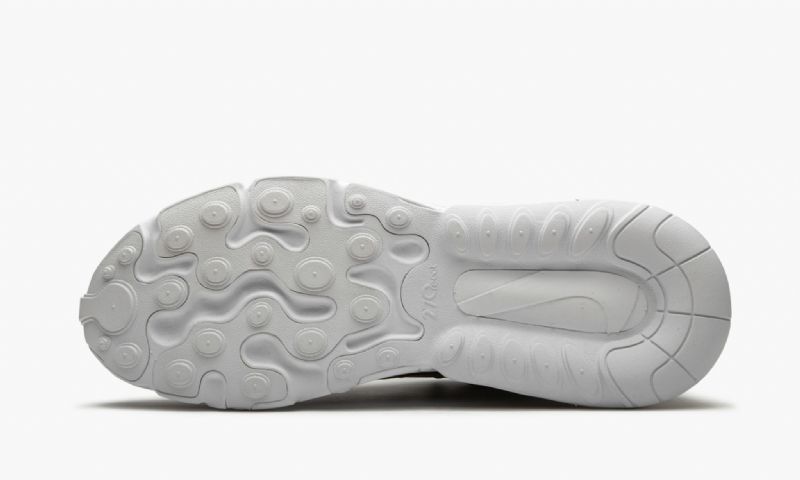 Nike Air Max 270 React Férfi Futó Fekete / Metál Ezüst