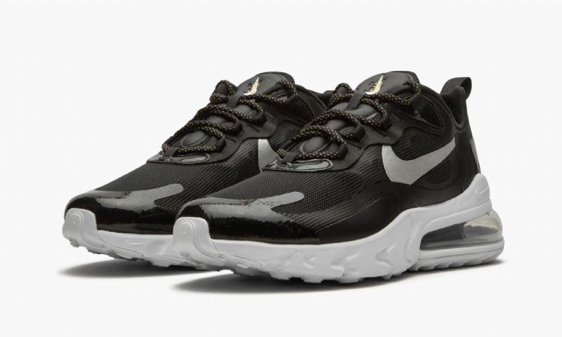Nike Air Max 270 React Férfi Futó Fekete / Metál Ezüst