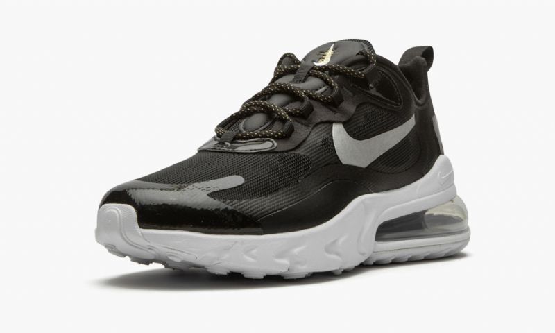 Nike Air Max 270 React Férfi Futó Fekete / Metál Ezüst